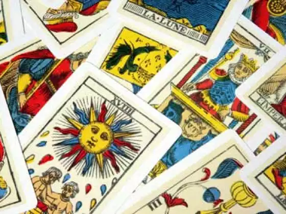 It's Not Magic it's Tarot - Learn to Read Tarot Using Ordinary Playing Cards